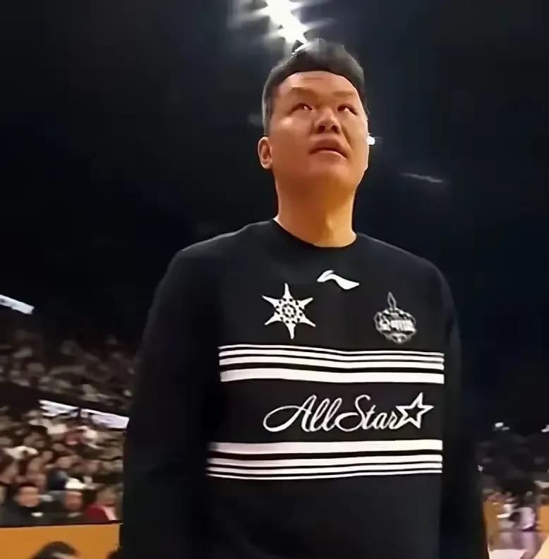 23+5+5！广东这次连根洗牌辽厦心里咯噔一下。一夜之间，广东把四个外援全部