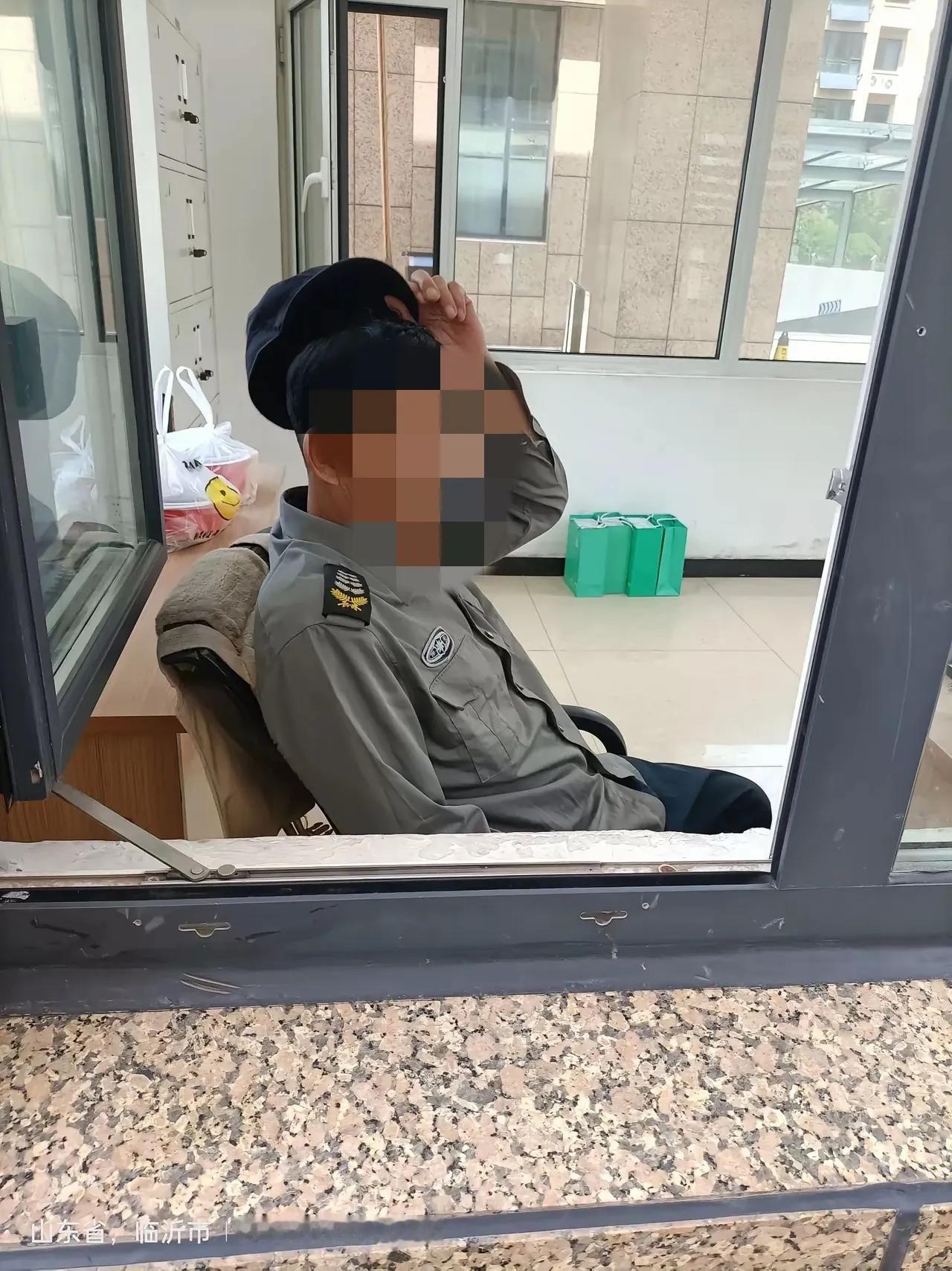 退休后活法不同，见网友报这一位退休大叔退休金9500元，退休单位保密，退休前干什