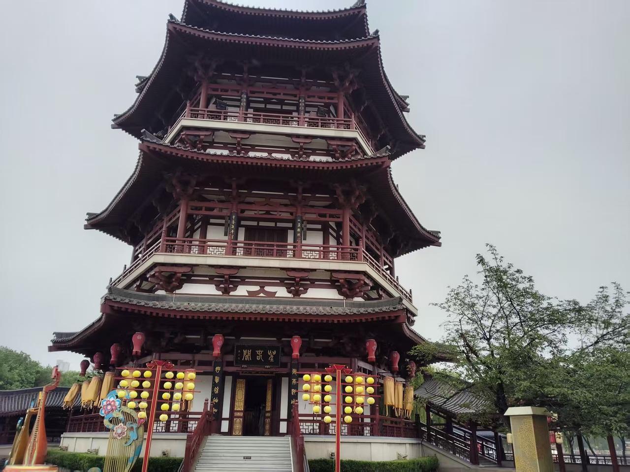 李世民:小赵，听说你最近挺火的？赵匡胤:没有没有，都