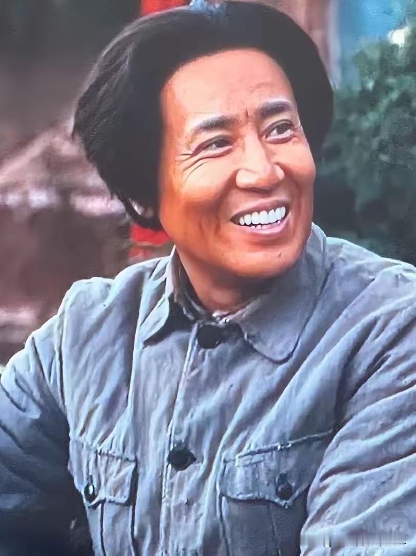 为什么很多人都对于电视剧《伟大的长征》中，于和伟饰演的毛主席感到很失望呢？虽然经