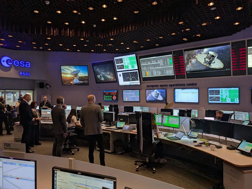 宇宙航天器是如何揭示银河系?盖亚号航天器由欧洲航天局于2013年发射，完成