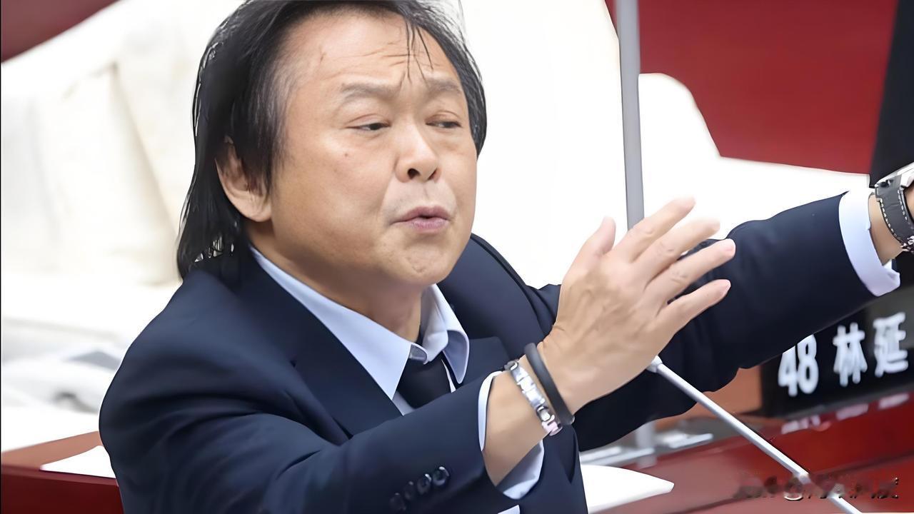 沈伯洋参选台北急Call王世坚陪同下基层，王世坚一句话拒绝，令人叫绝！沈伯洋