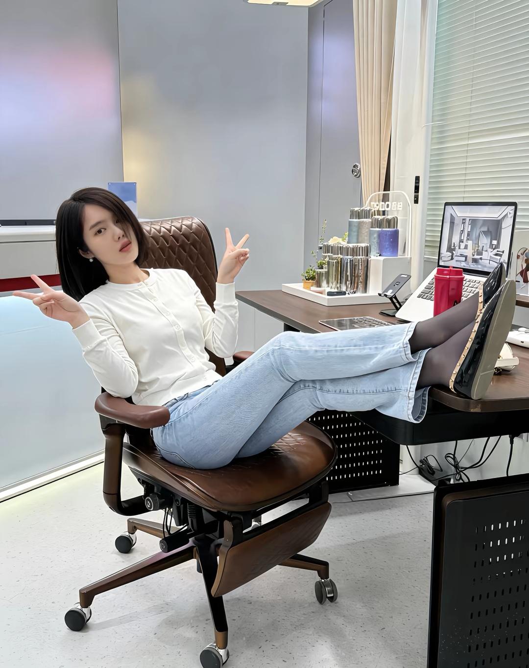 女生如何穿搭看起来时尚更有品味呢