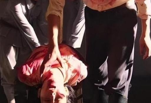 1945年，“东方魔头”川岛芳子被军统抓获，用尽酷刑，守口如瓶，直到戴笠命人扒光