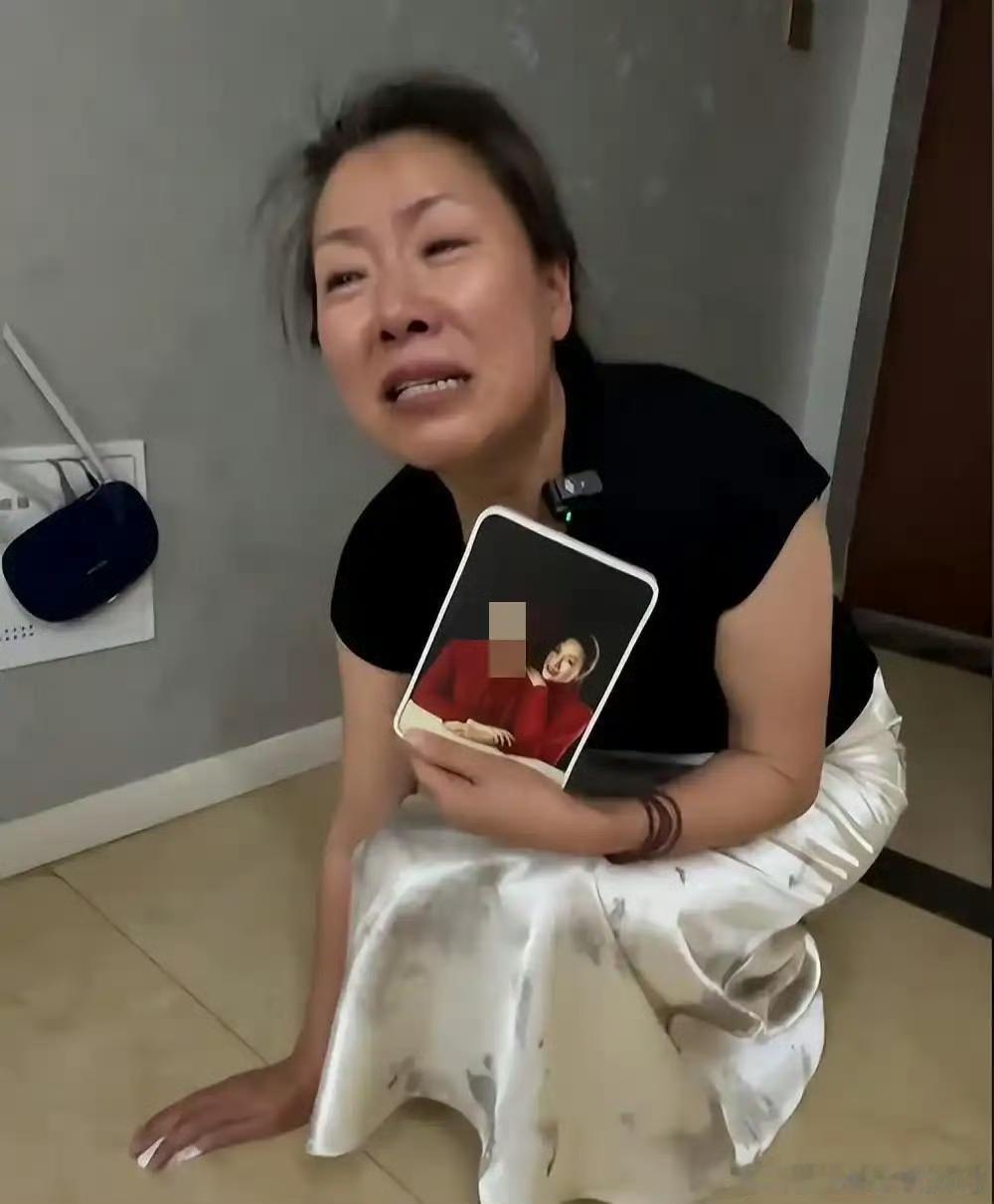 成都门口杀人案的凶手梁某莹，身份有多神秘呢？据传是35岁离异女性，和成都被害