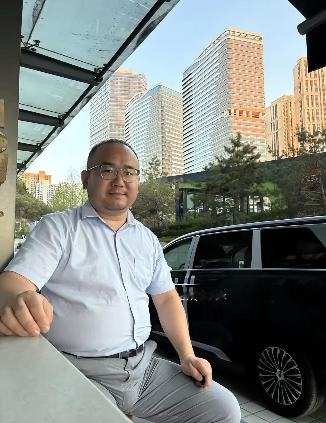 男人到了中年，为什么容易出现大肚子？大部分人都会说是新陈代谢变慢了，转化为脂肪堆