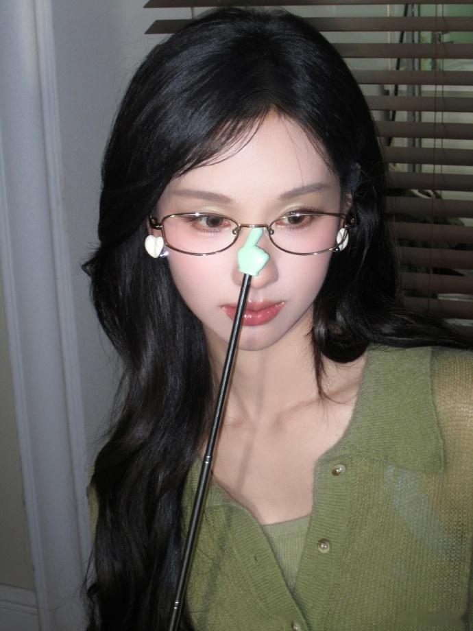 陈都灵麻辣女教师看着不烧心陈都灵麻辣女教师高智感本以为麻辣女教师会很有攻击性，