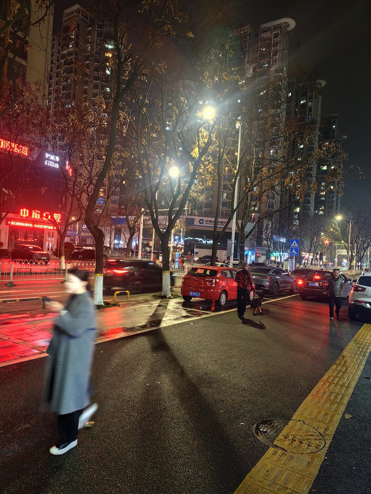 理性的说,大龄剩女能娶吗?能，但要分不同的女性。所谓能娶的大龄女性，