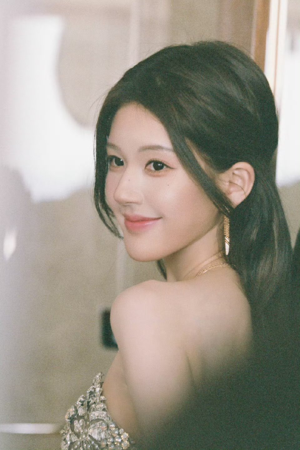 恭迎这个海外女顶流赵露思，露思第54条百万👍ins达成太牛了