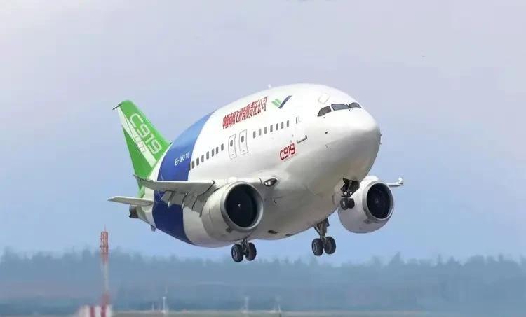 这是哪家的大胖小子，发育这么好！能飞就是奇迹，老外就不好奇:用的是啥发动