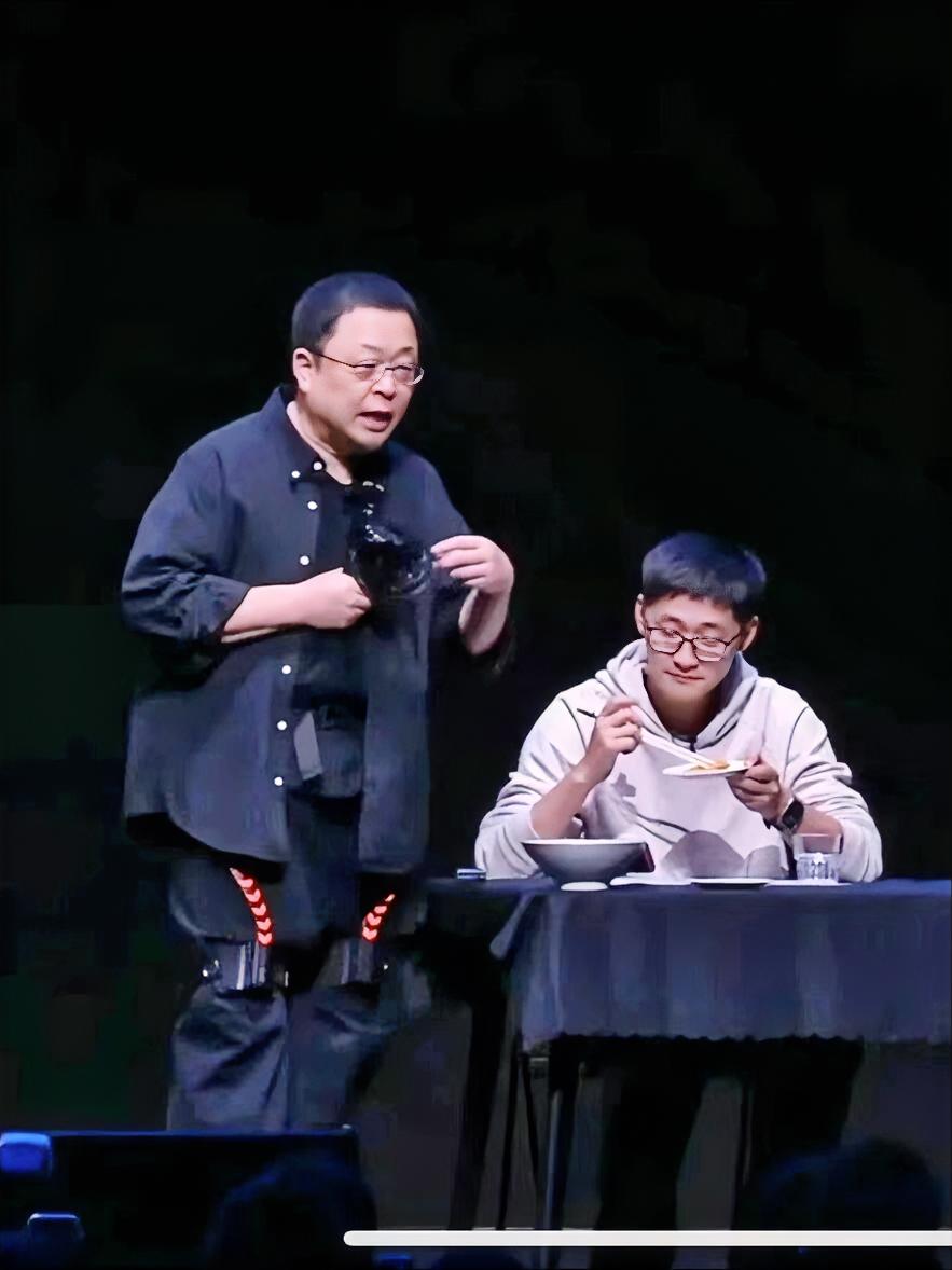 这次是真的尴尬了！罗永浩这次的新年发布会翻车现场，已经不是迟到50分钟，