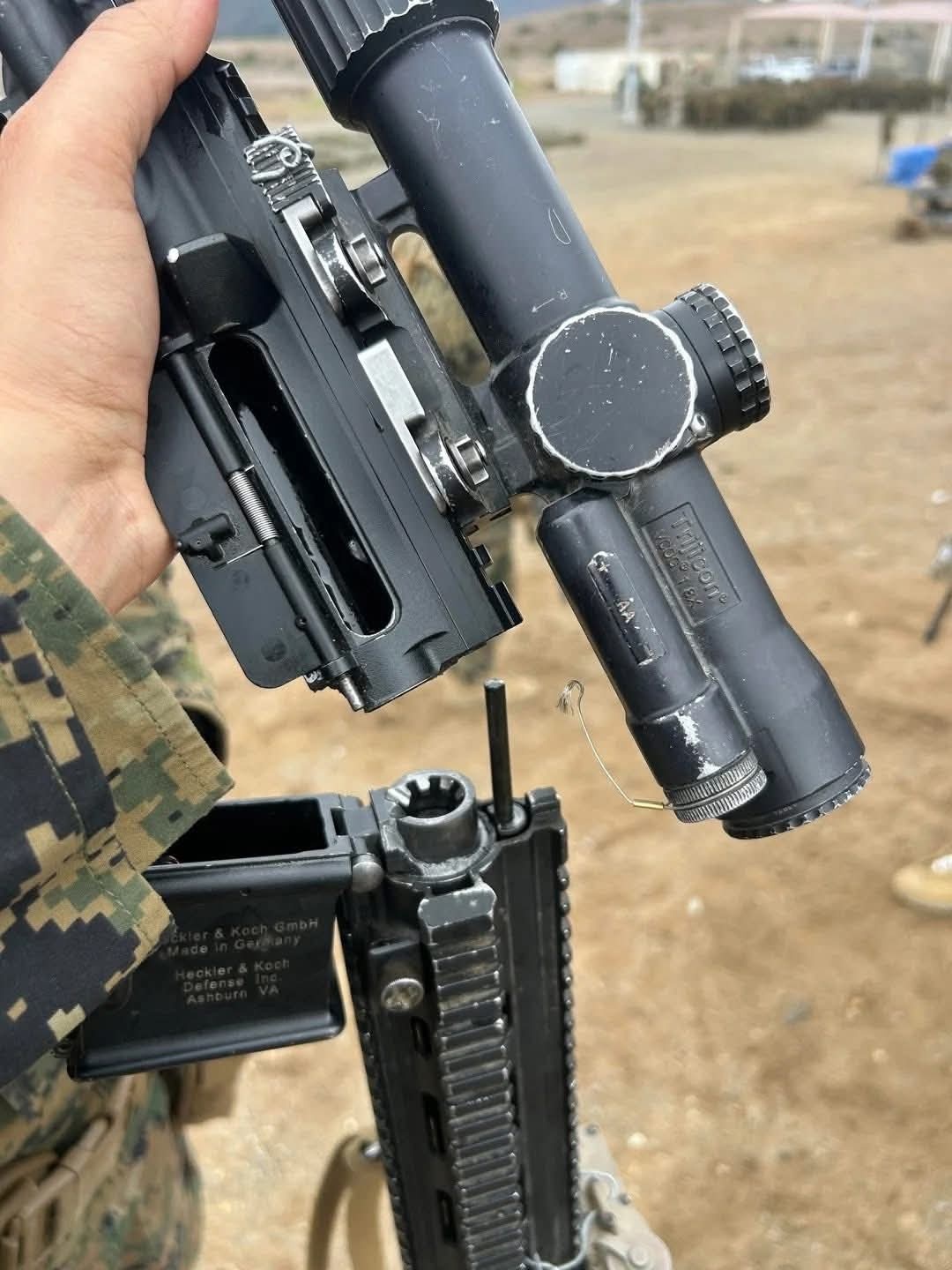 MD四等人的HK416上机匣连结枪管的部分直接断裂，目前详细原因不确定，一说是因