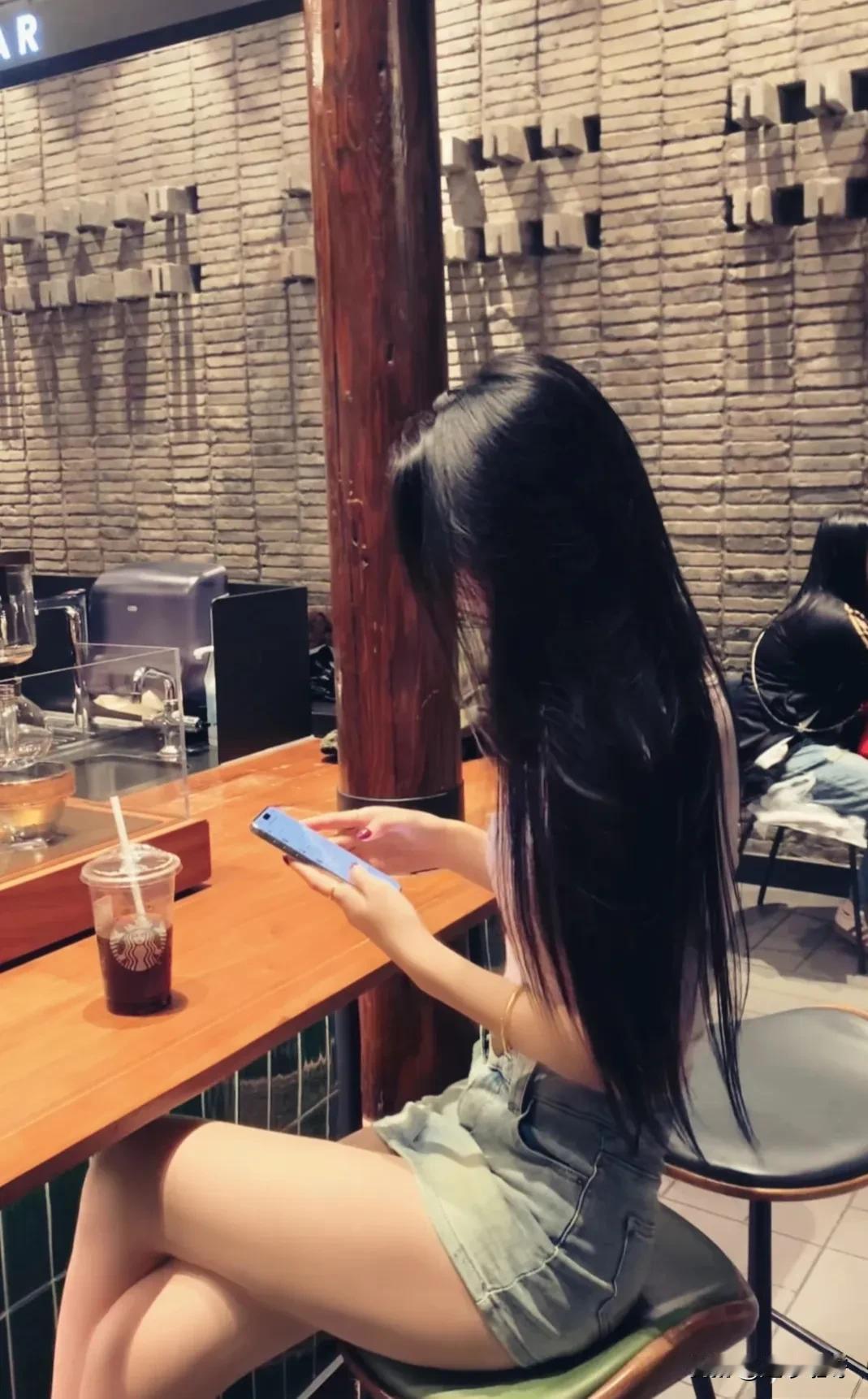 是否被女神背影所吸引