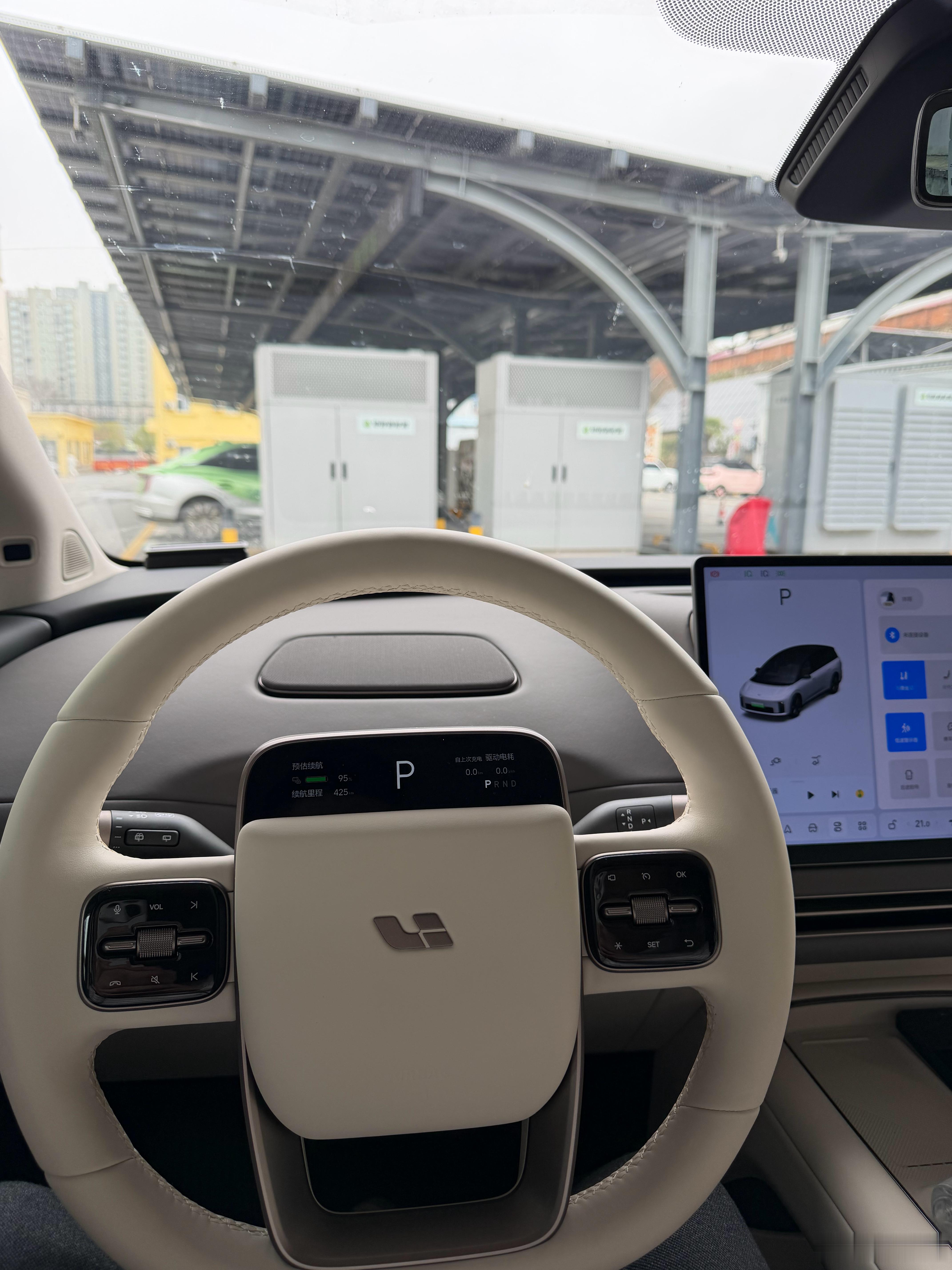 理想i8在理想2C充电桩上也挺快的，1%-95%耗时34分钟，虽说峰值功率只有