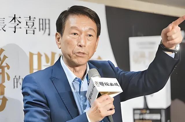 台湾前参谋总长李喜明一席话，让岛内炸锅！他直言解放军不是不敢打，而是时机未到。李