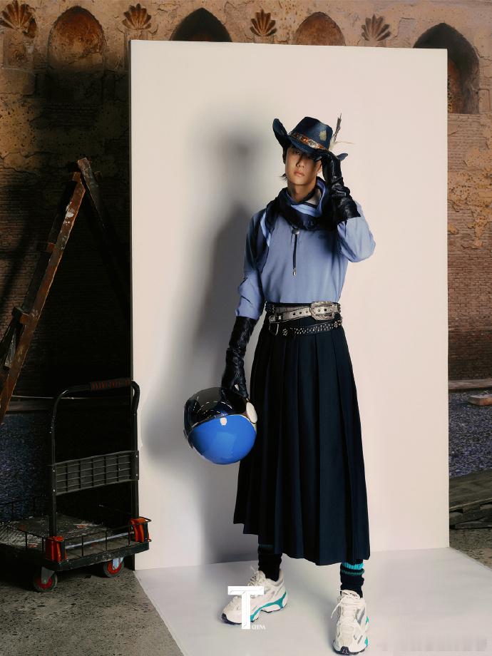 王一博表情最丰富的一次王一博这组杂志照太惊喜了，表情比以前丰富多了。他酷酷的这次