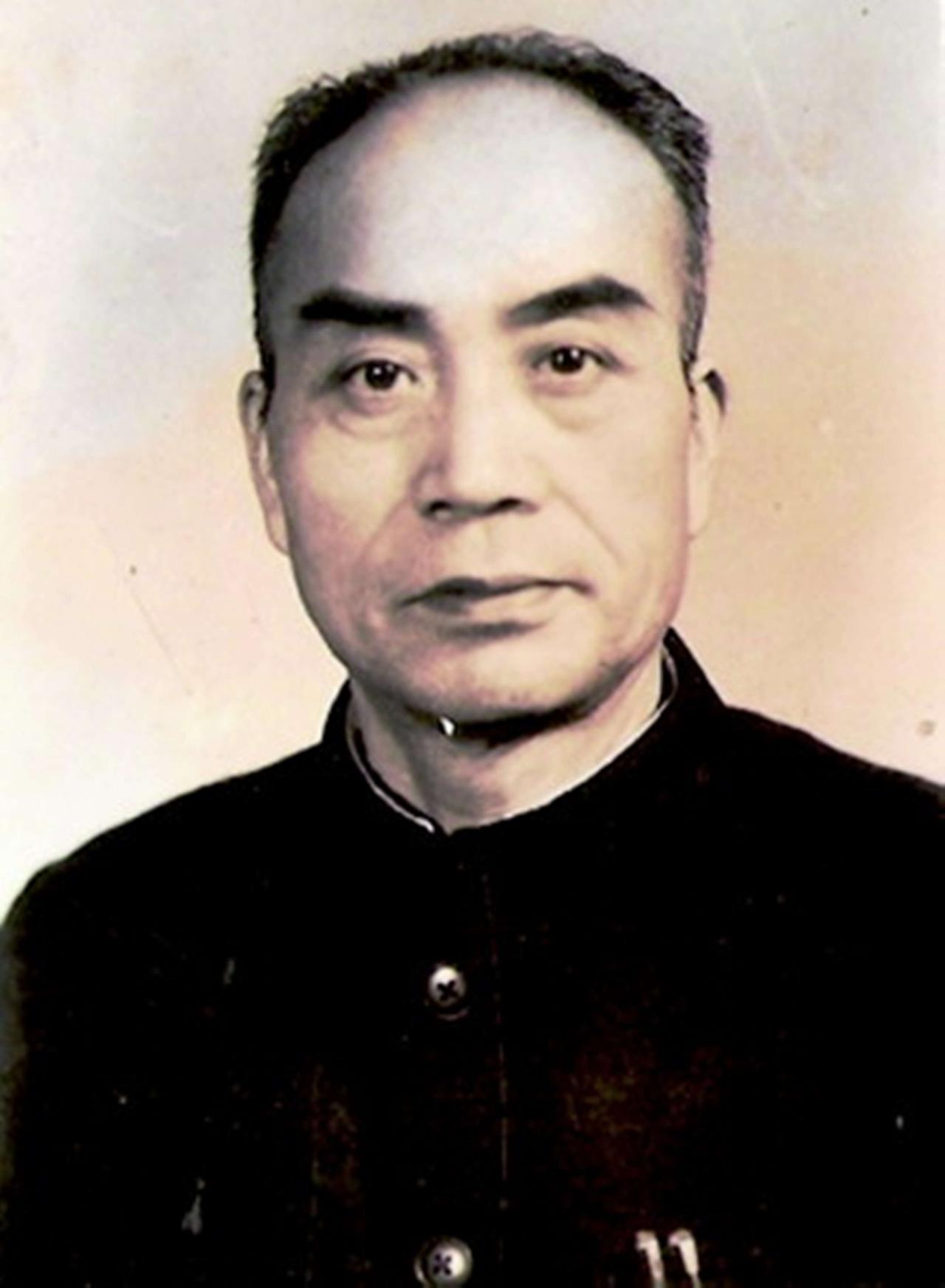 1949年10月15日，国民党第103师在广东三水起义。解放军要求第103师截击