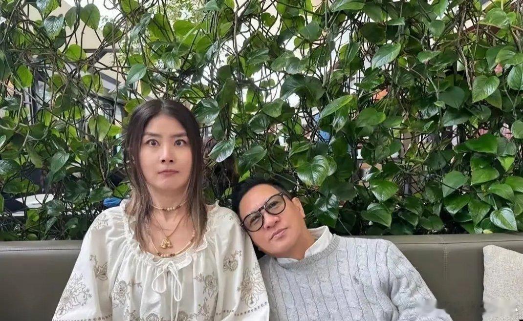 陈慧琳也变形了，感觉她老公有点像张家辉呢