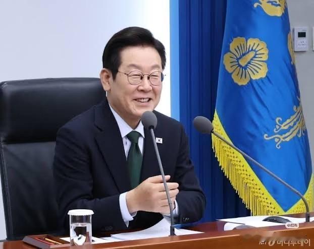 【韩国消息：李在明将于16日邀请7个政党代表共进午餐】韩国总统李在明将于本月