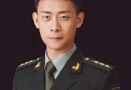 终于明白张译刻意不上综艺的原因了，因为他是国家军人！