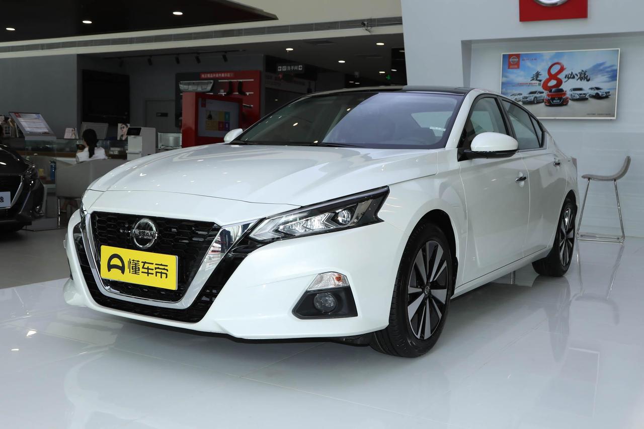 日产天籁二手车的价格受车型、年份、车况和公里数等因素的综合影响，不同年份和配置的