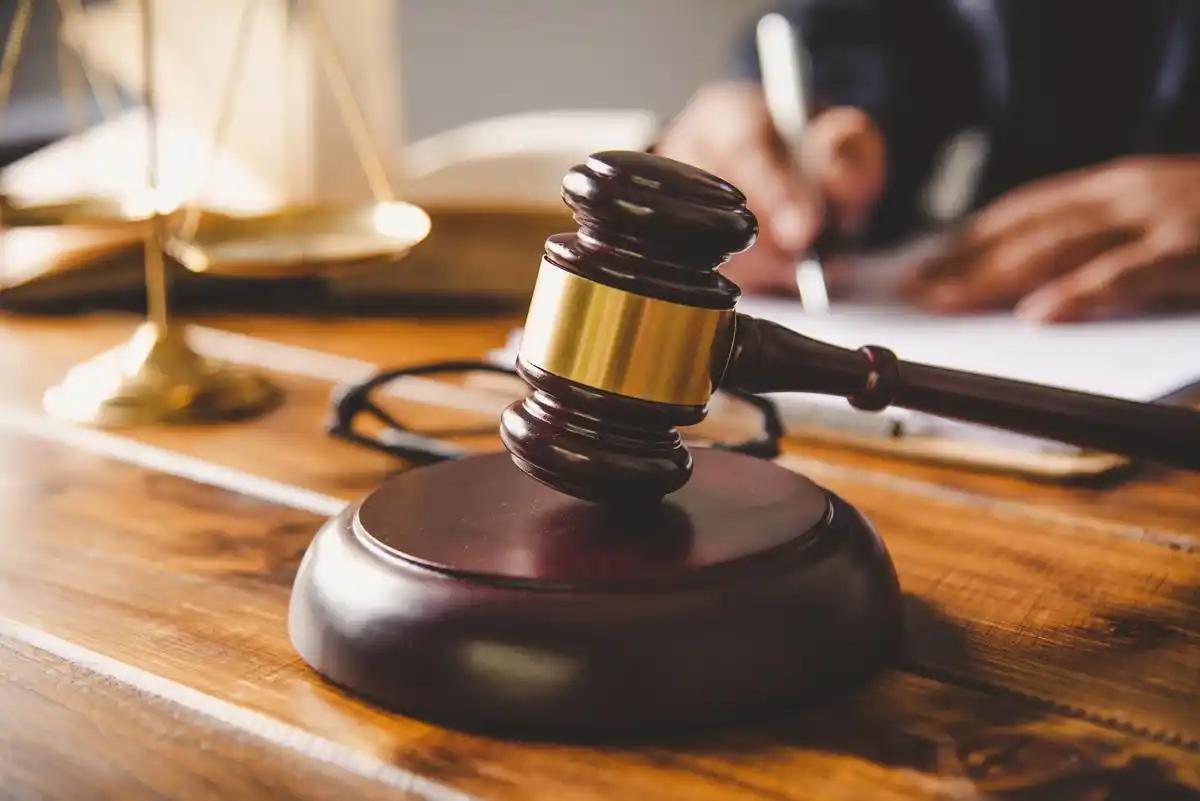 安徽安庆，女子把情人带到租房，跟他发生关系后，当晚两人相拥而眠，谁料，半夜12点