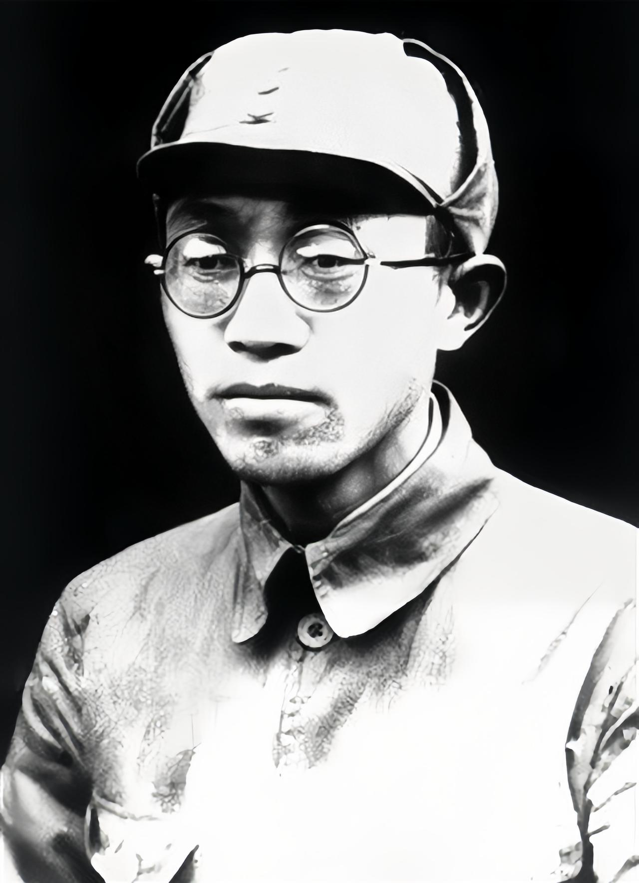 抗日战争胜利，为了加强新四军第三师的领导，挺进东北，黄克诚提议刘震或者洪学智为副