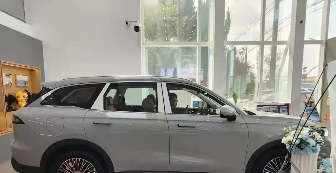这就是现实：电车20万，使用10年，电费1万，卖2万。油车20万，使用1