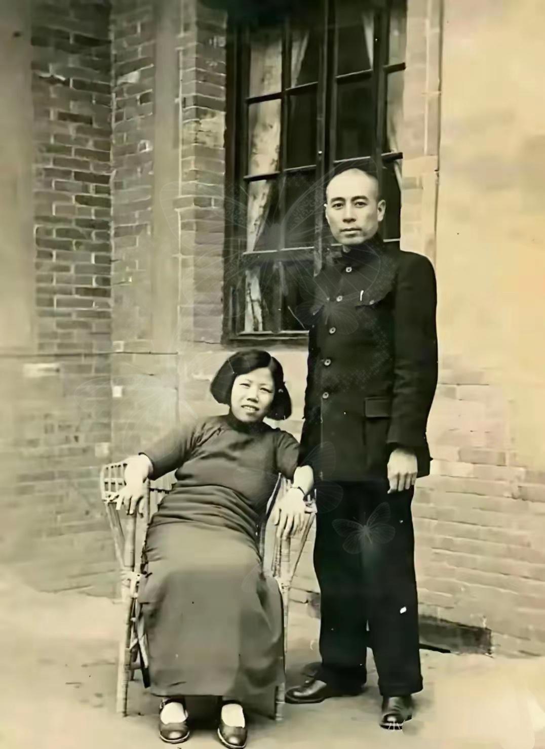 盯着这张照片瞬间破防，眼泪压根忍不住——周总理这辈子满脑子都是党和人民，