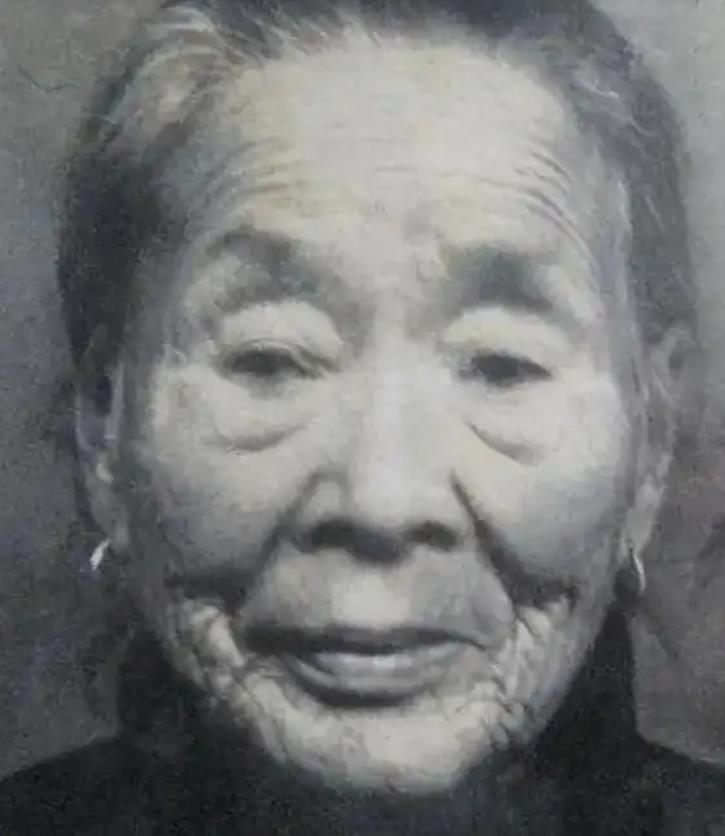 戴笠的情妇、国民党美女特工张春莲，败退台湾前夕突然人间蒸发。再出现时，她已嫁给了
