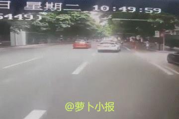 视频，终于来了。7月1日上午10点49分，广州越秀区中山一路附近，惨烈车祸造成
