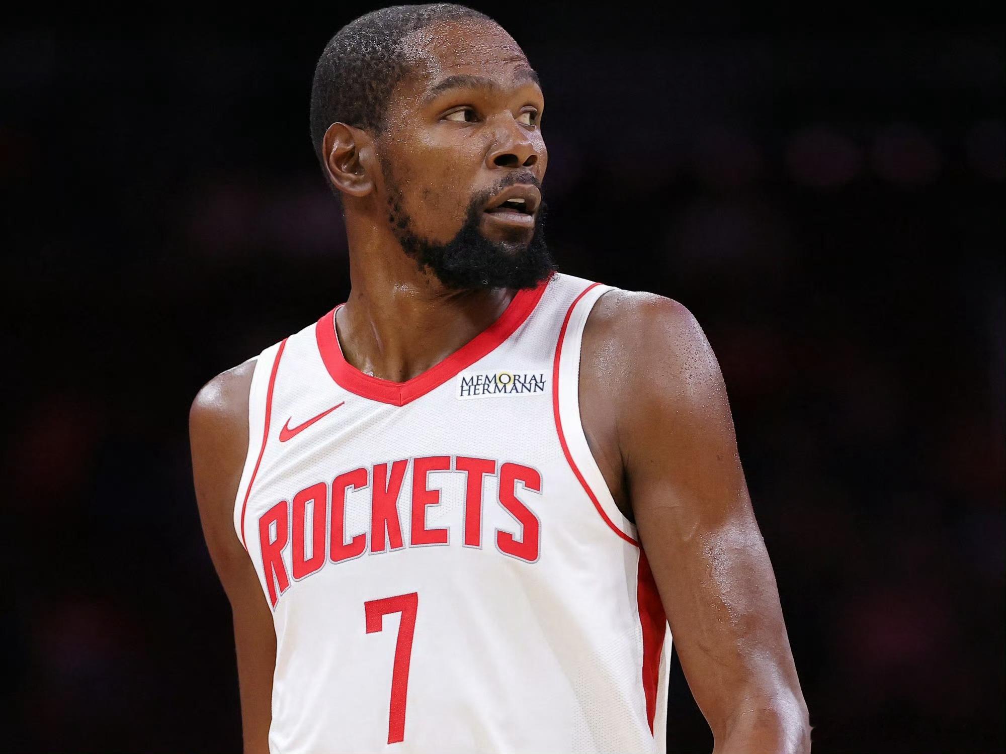 湖人火箭明日伤病名单！湖人这边——东契奇（腿筋二级拉伤）、里夫斯（腹斜肌二级拉伤