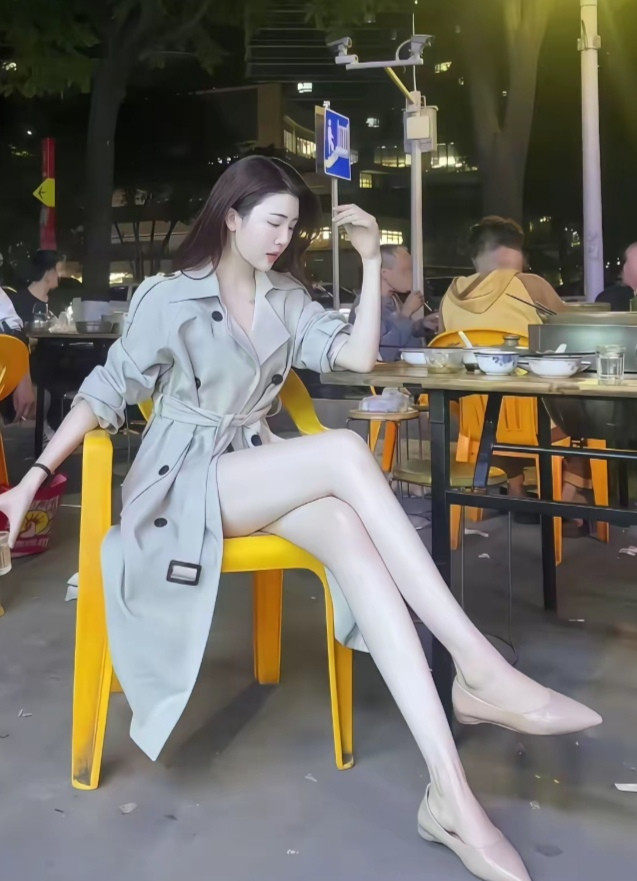 我不管，就喜欢这样的大长腿！！！