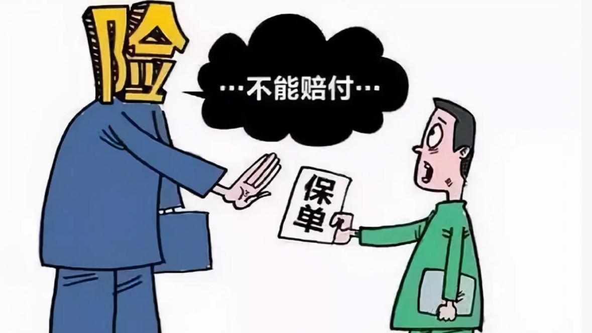 广西崇左，货车司机刚续上保险就发生事故，被撞的摩托车车主经抢救无效死亡。可当家属