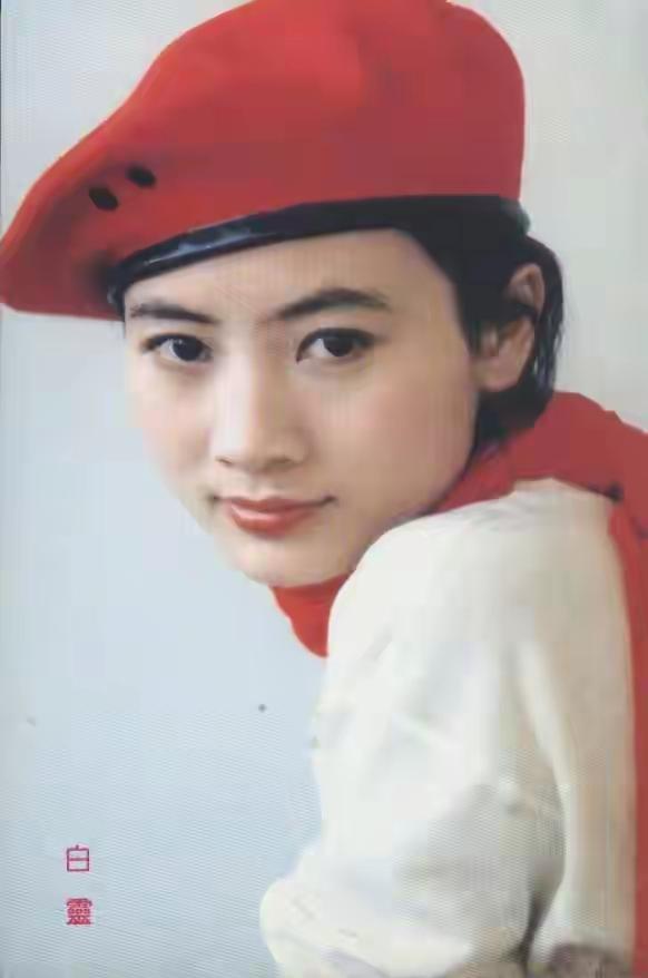 图一二三，是中国影星白灵，在国内的照片，图四五六，是美国华裔影星白灵，在美国的