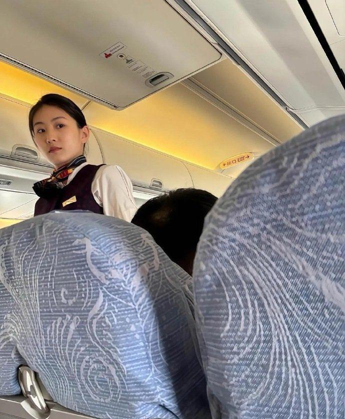 我的天！这颜值谁能顶得住啊！不去当明星真的太可惜啦空姐的日常