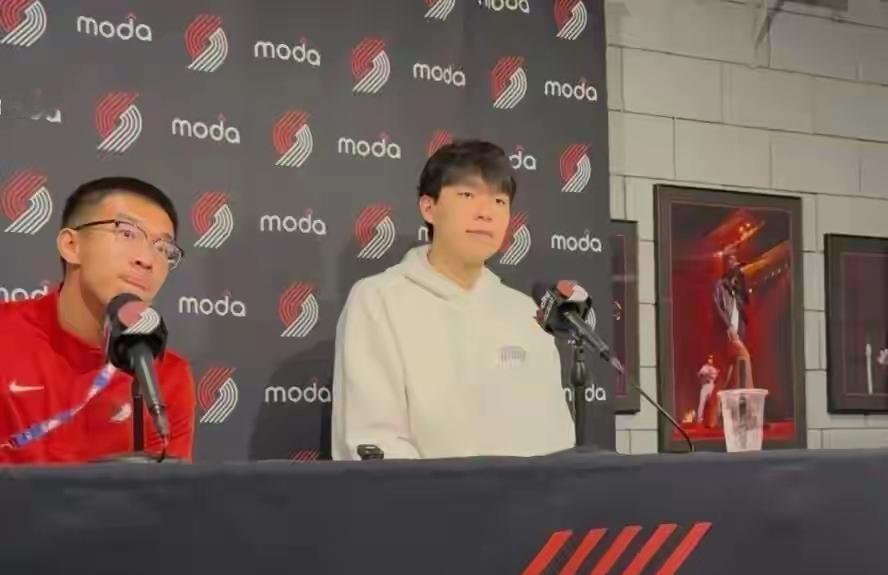 杨瀚森下放隐情？翻译进教练组，真相惊人！【杨瀚森再被派往G联赛！特别训练