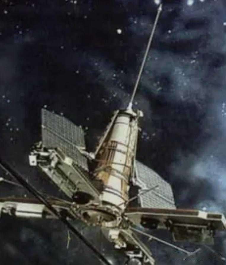 《太空亮剑！乌克兰双星入轨，2027年自建天基网络掌控战场主动权》2026