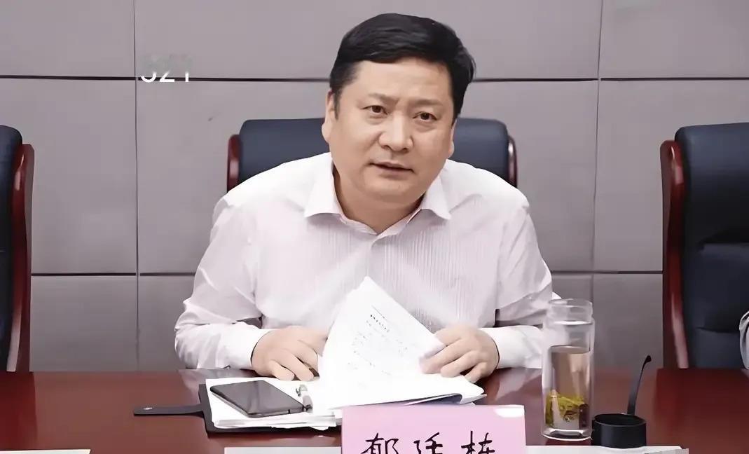 副区长、央企老总，俩“体面人”，把一个刚入职的女员工灌下半斤茅台，拖进KTV下手