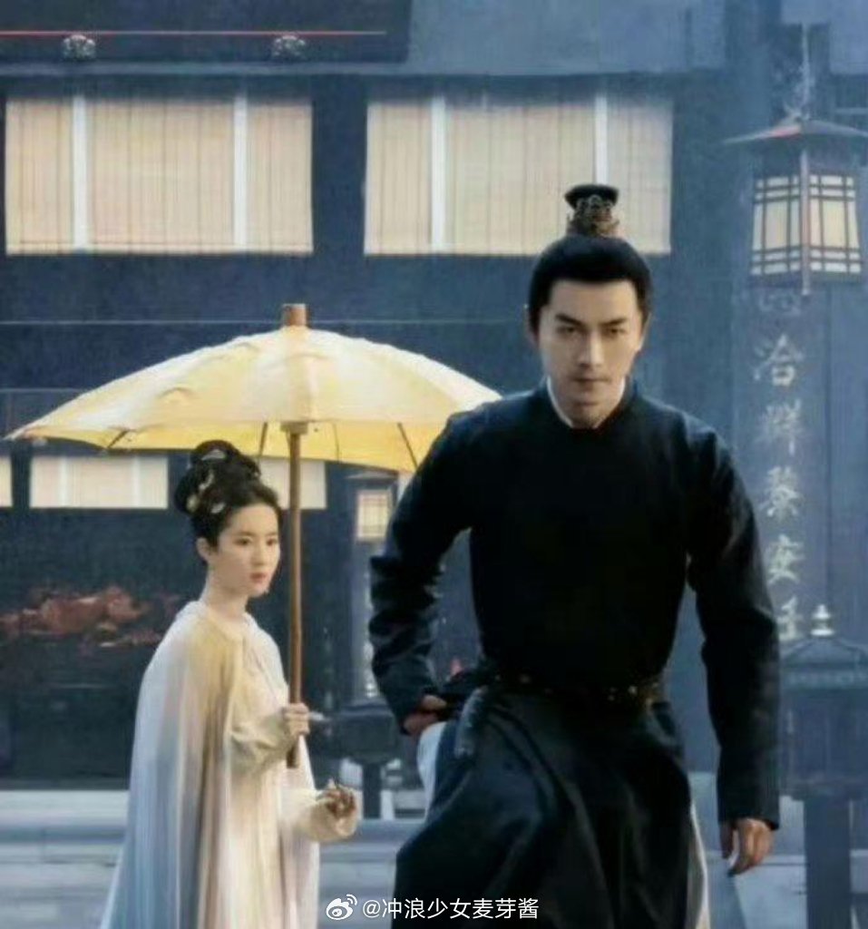 所以为什么当年大家只嘲笑与凤行是中年古偶，而不嘲笑梦华录呢？​​​