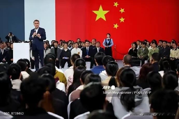 访华后遗症，马克龙开始警告欧洲12约7其返回法国的马克龙接受了《回声报》的独家