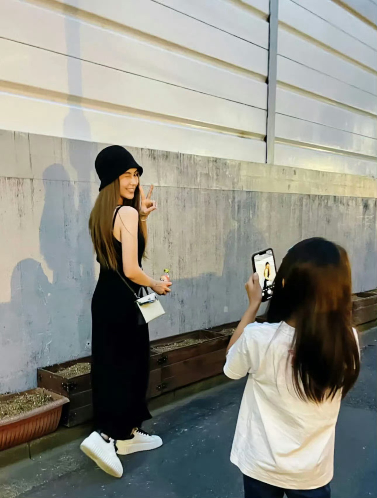 女儿镜头下的妈妈好漂亮[比心]​​​