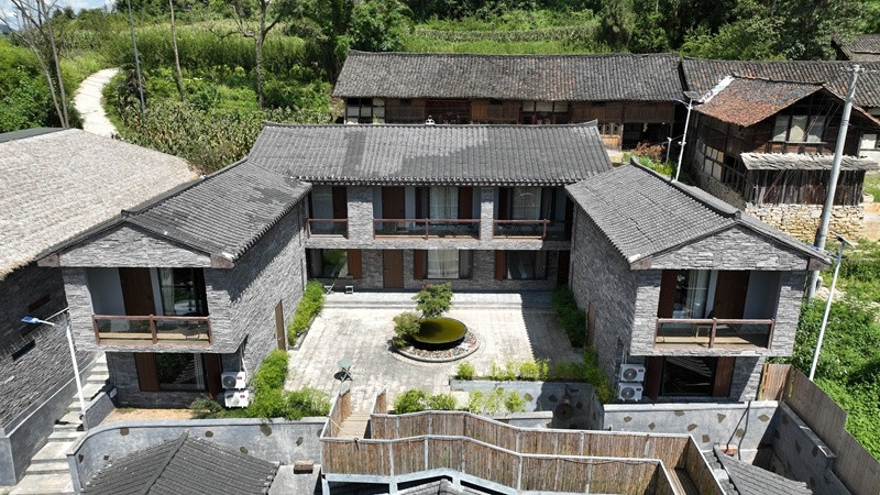 贵州龙里: 多元业态迎客来 避暑旅居成热门