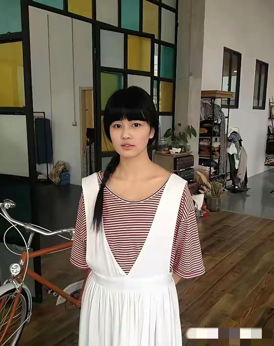 谁能想到，这个长相很普通的女孩，以后能火遍大江南北?白鹿真正厉害的女孩倾国倾