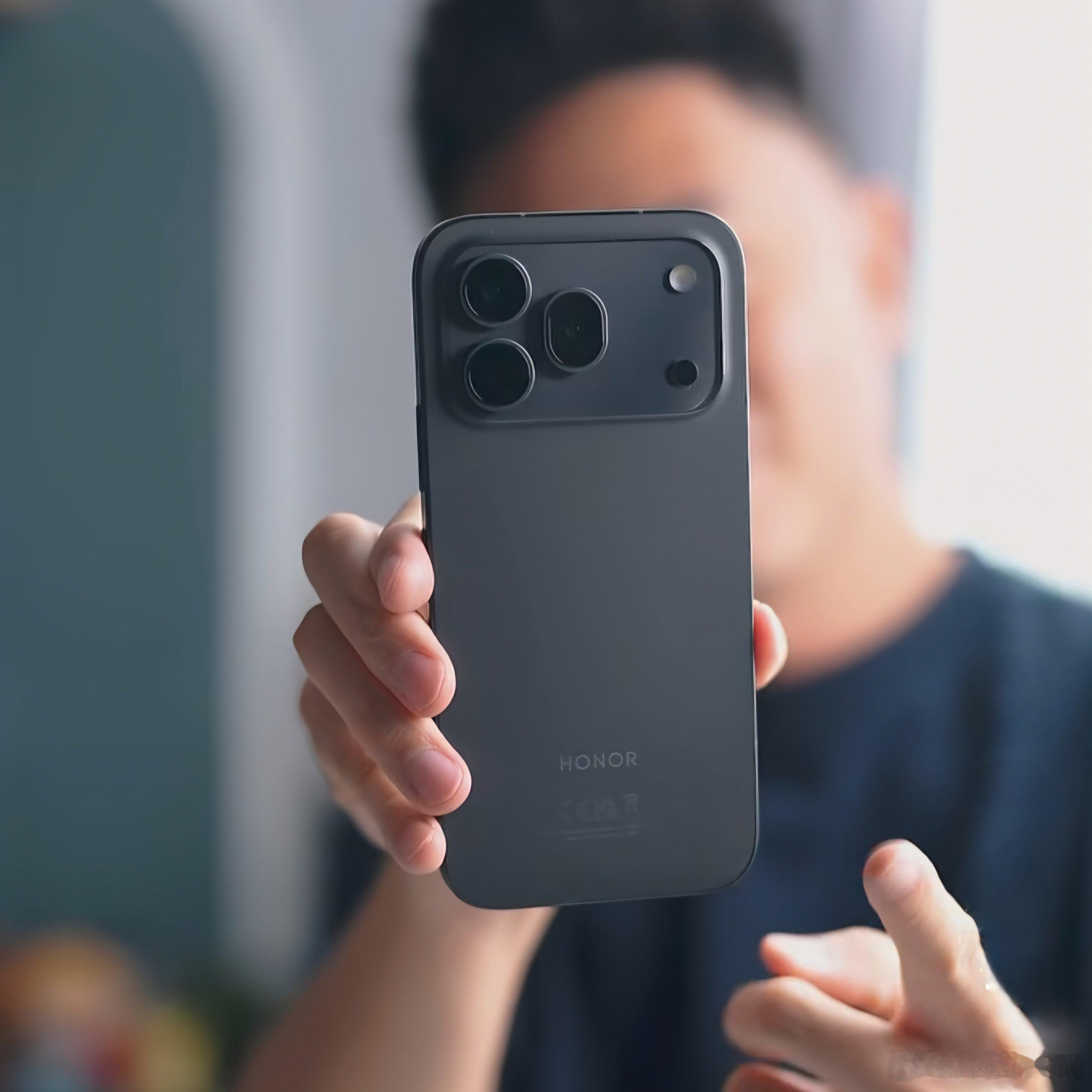 荣耀600系列海外版主KV海报用的是米白色配色。海外媒体上手图，米白色、橙色、黑