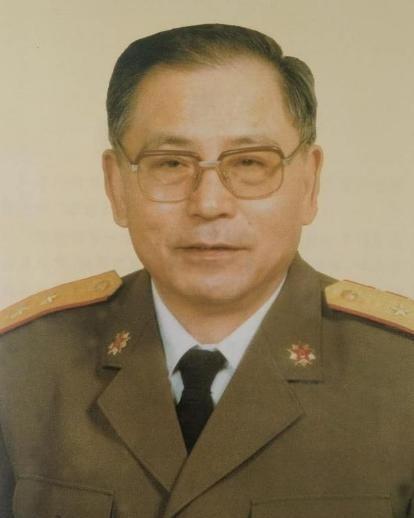1950年粟裕进京汇报工作，李克农得知消息后立刻赶去找他，急切地开口问道：“粟裕