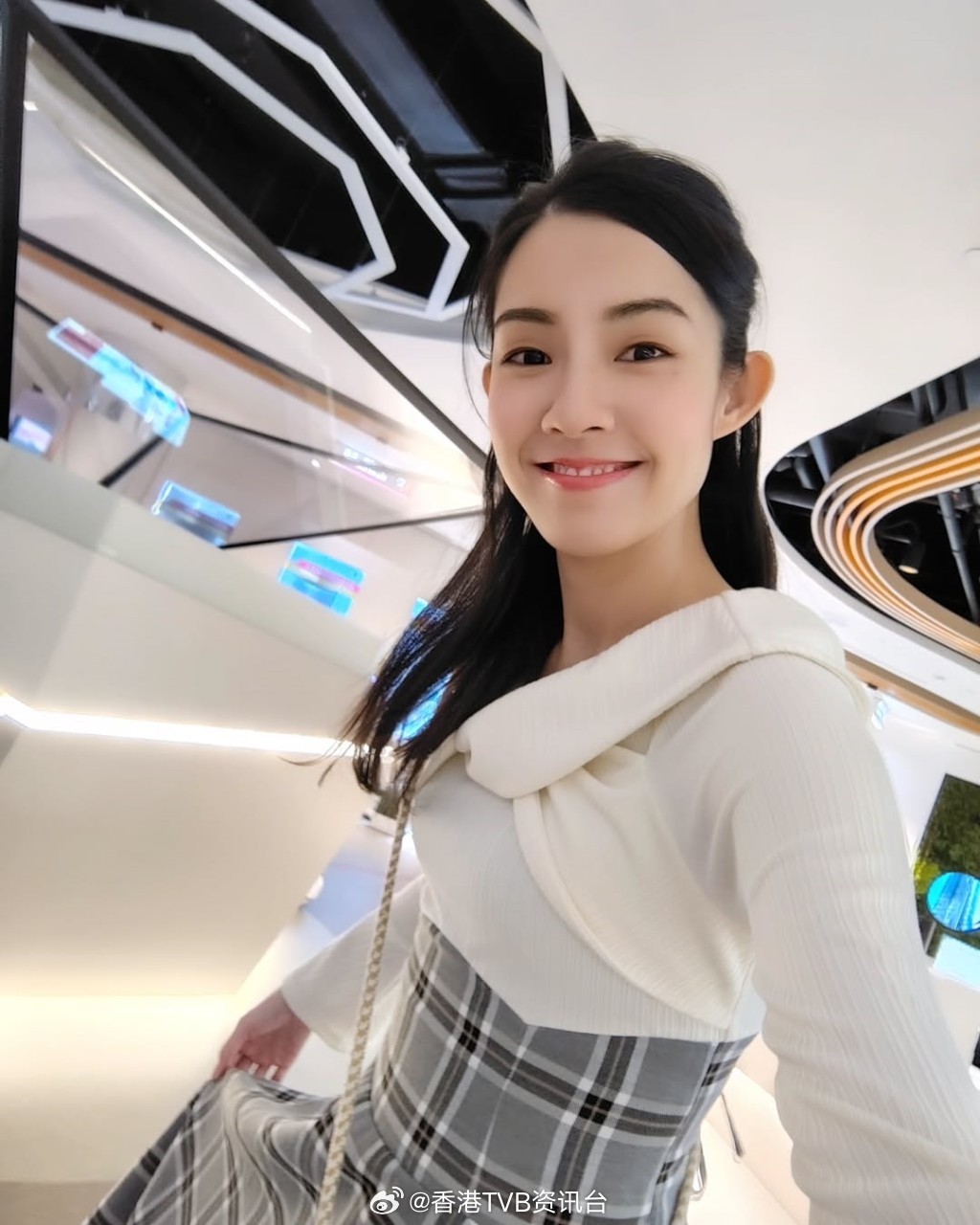 星岛：“赵希洛2.0”丁乐锶悄悄离巢TVB近一年《美女厨房》时期曾遭冷嘲热讽