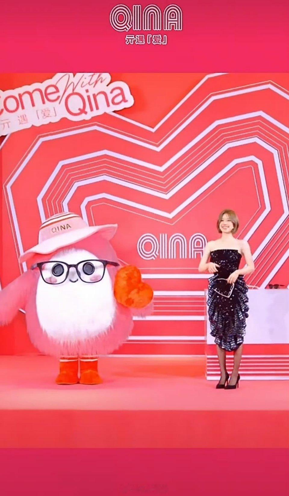 怪不得全都是截上半身的图​​​