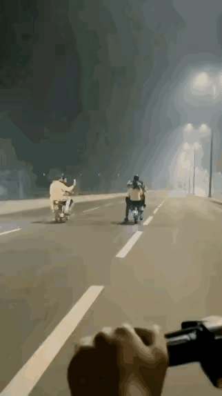 呃，原来是阿三家的“鬼火少年”，这疯狂的马路炫技表演劲，一点都不输咱们国内这边啊