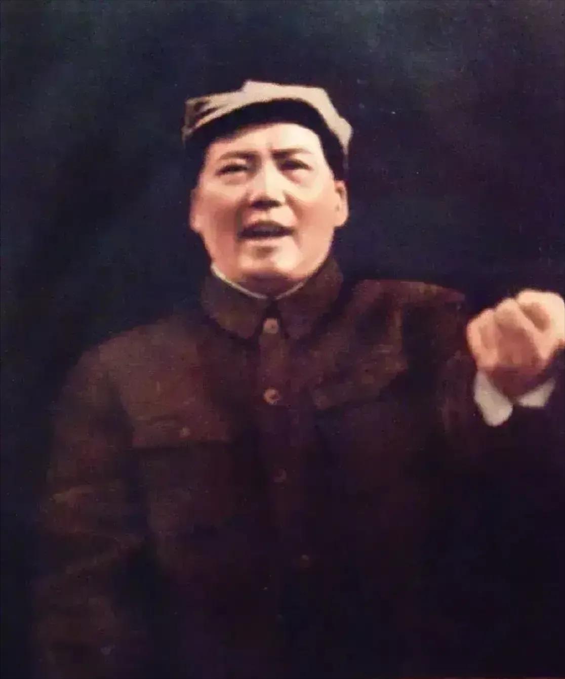 新中国刚成立，一群外国人拿着“欠条”，傲慢地来找毛主席讨债，毛主席的回答